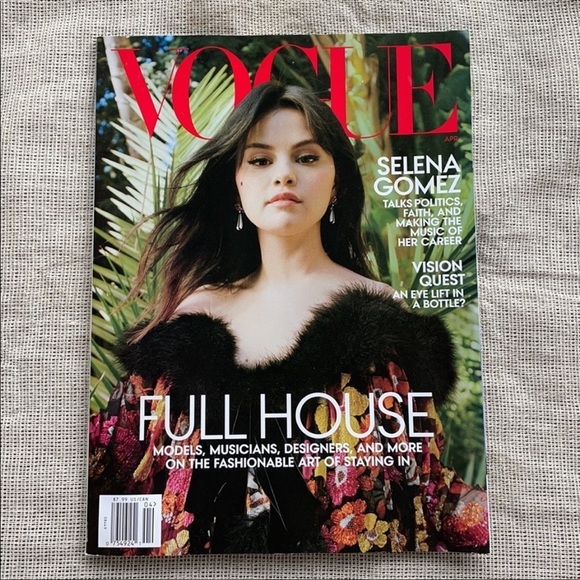 Vogue Magazine Fashion Selena Gucci April 2021 - Picture 6 of 7
